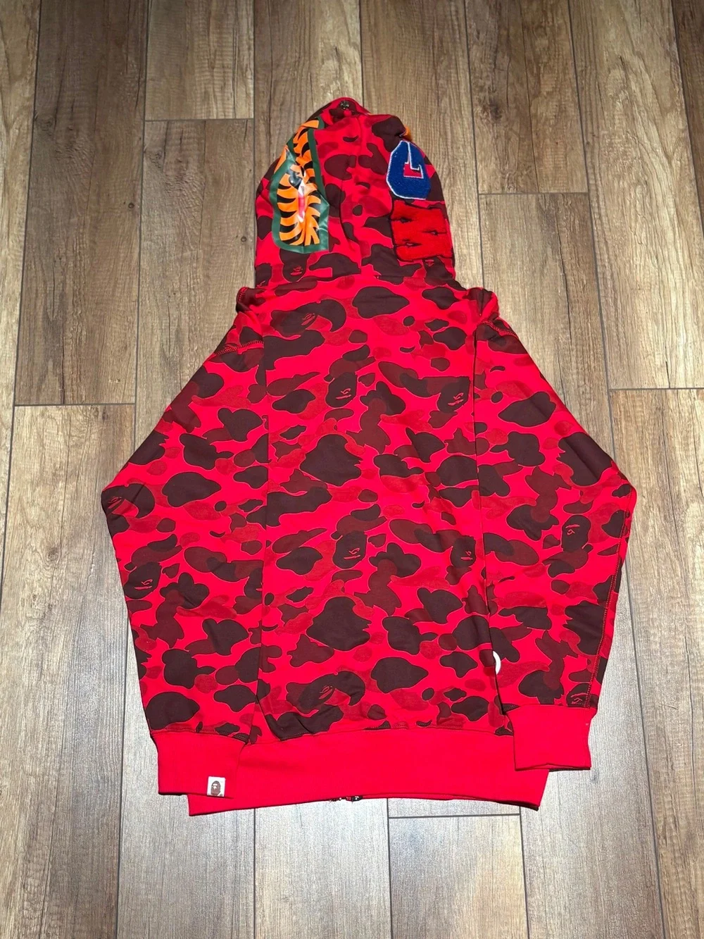 A Bathing Ape BAPE Shark Camo Red Zipper Hoodie Mens Size Large Brand New